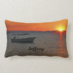 Coussin Rectangle Bateau de pêche au coucher du soleil Nom personna