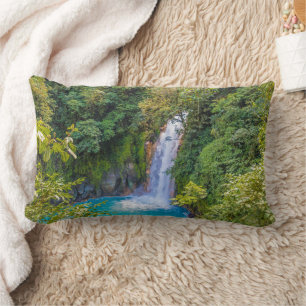 Coussin Rectangle Belle Cascade bleue relaxante unique dans la jungl