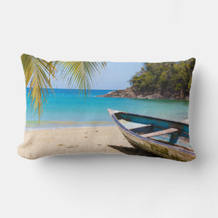 Coussin Rectangle Belle plage tropicale avec bateau à rames
