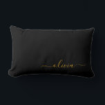 Coussin Rectangle Black Gold Girl Script Monogramme Nom Moderne<br><div class="desc">Monogramme or et noir Ajoutez votre propre nom Lumbar Coussin. Cela rend le cadeau parfait pour 16 ans,  mariage,  douche nuptiale,  anniversaire,  baby shower ou bachelorette pour quelqu'un qui aime le luxe glam et les styles chic.</div>