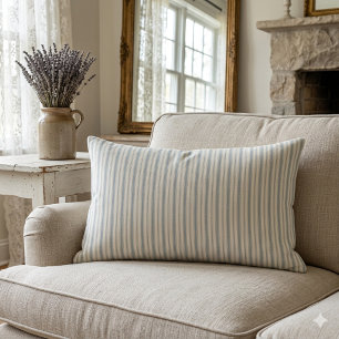 Coussin Rectangle Bleu vintage et rayures crème, style campagne fran