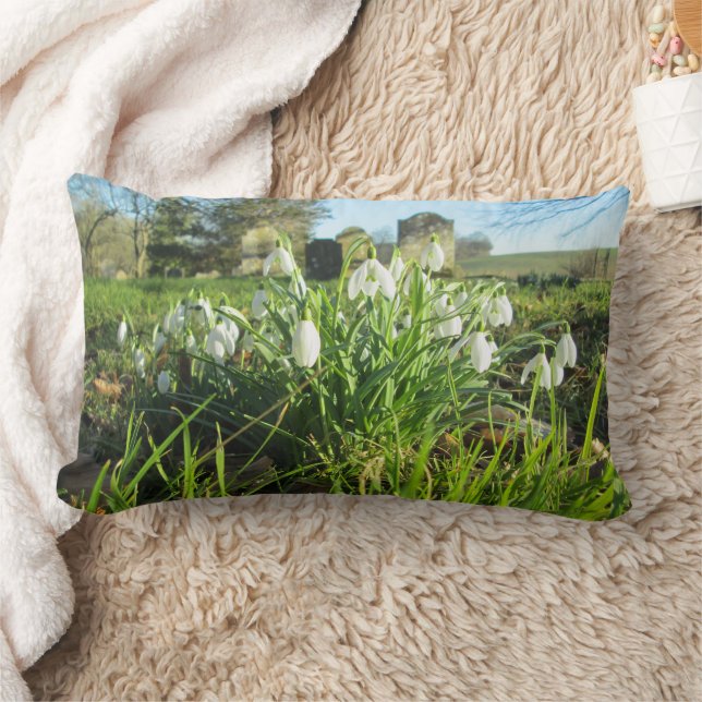 Coussin Rectangle Boissons de neige à l'église entièrement fleurie - (Couverture)