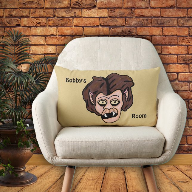 Coussin Rectangle Caricature effrayante Werewolf Fangs Brown cheveux (Funny werewolf face brown hair and fangs on tan home decor for kids room pillow.)