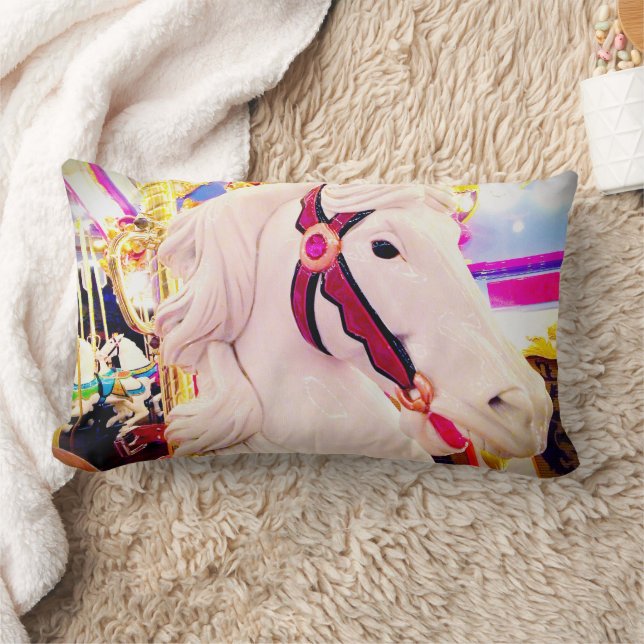 Coussin Rectangle Carnaval carrousel cheval photo audacieuse moderne (Couverture)