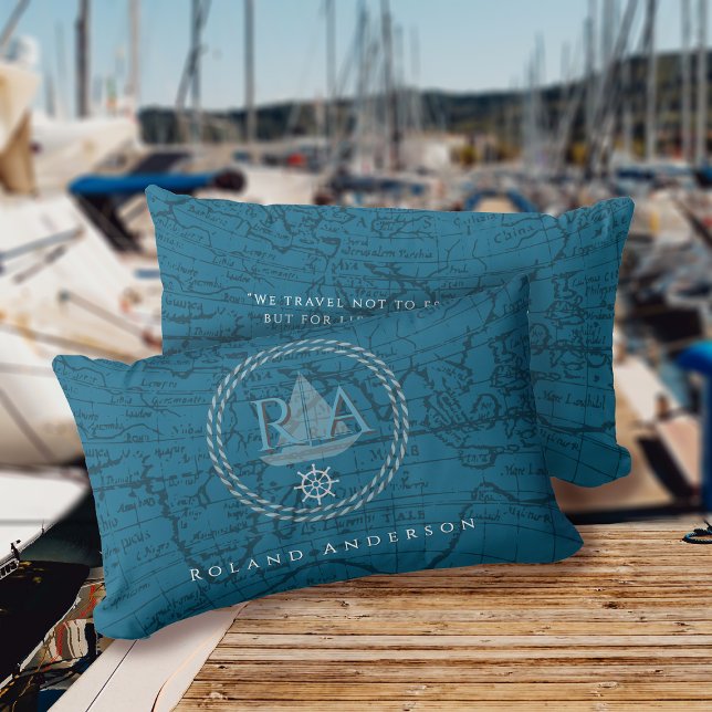 Coussin Rectangle Carte de monogramme de corde nautique bleue (Nautical Map Monogram Traveller Blue Accent Pillow.)