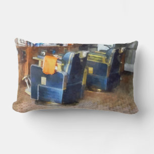 Coussin Rectangle Chaise de coiffeur avec le cap orange de coiffeur