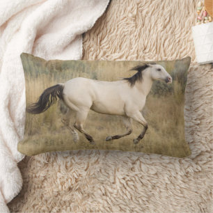 Coussin Rectangle Cheval Traversant L'Herbe Des Prairies