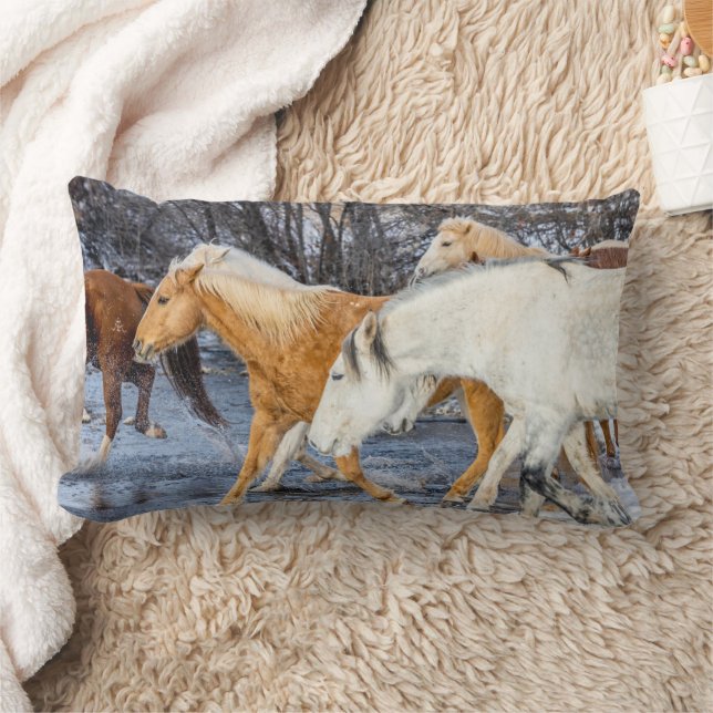 Coussin Rectangle Chevaux traversant le ruisseau (Couverture)