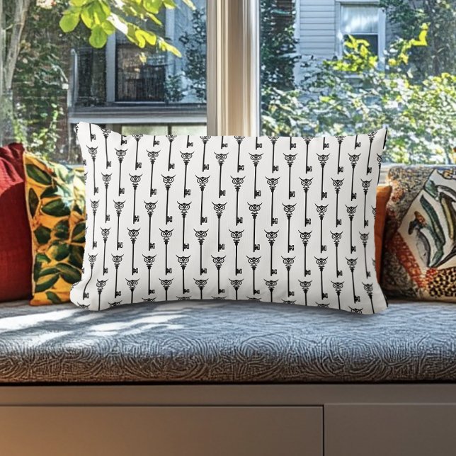 Coussin Rectangle Chouette tribale clé squelette Noir Blanc Gothique (Créateur téléchargé)