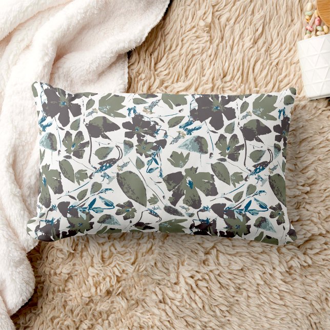 Coussin Rectangle Clematis Vin Élégant Vert Bleu Floral (Clematis Vine Elegant Green Blue Floral home decor pillow from Studio Posies.)