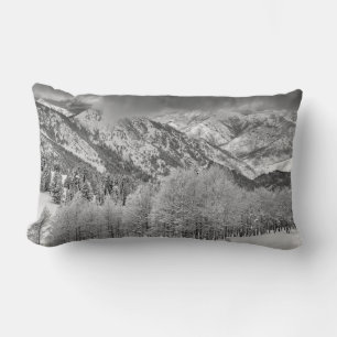 Coussin Rectangle Conifères et trembles dans une tempête de neige