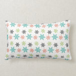 Coussin Rectangle Cool Retro Noël Pastel Flammes de neige<br><div class="desc">Cool Retro Noël de Noël Pastel Snowflakes Cadeaux Motifs.</div>