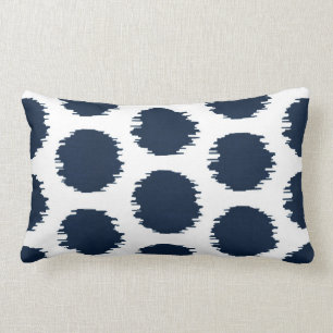 Coussin Rectangle Copie de points d'Ikat, de bleu marine et blanche