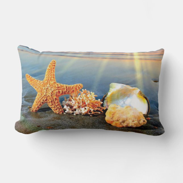 Coussin Rectangle Coquillages marins et étoiles de mer sur la plage (Recto)