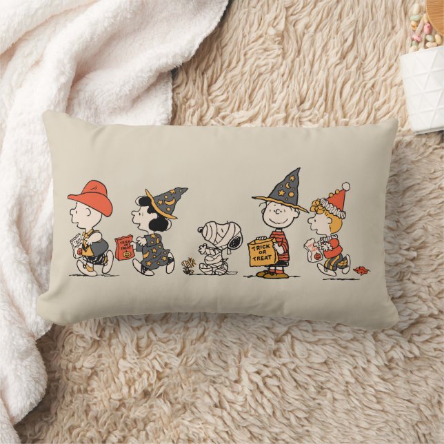 Coussin Rectangle Cortège joyeux d'Halloween de la bande de Peanuts (Couverture)
