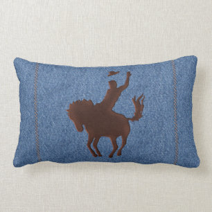 Coussin Rectangle Cowboy et cheval en cuir sur le denim (coussin