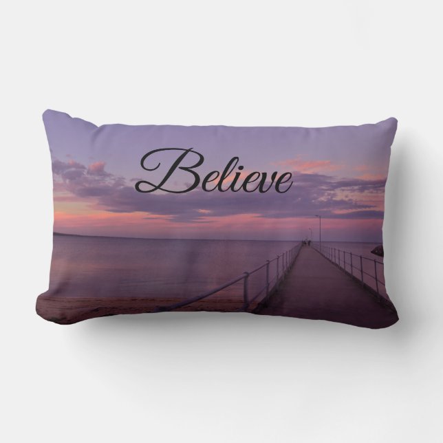Coussin Rectangle Croire sur un coucher de soleil violet, (Recto)