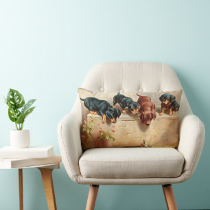 Coussin Rectangle Curieux Chiots Dachshund et une grenouille