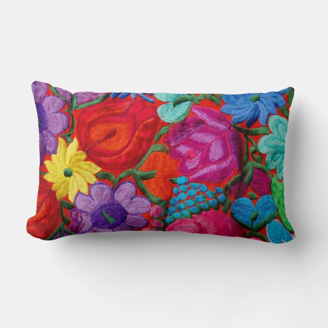 Coussin Rectangle Détail d'un textile floral à broderie traditionnel (Recto)
