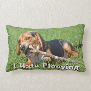 Coussin Rectangle Drôle je déteste Flossing le beagle mâchant sur un