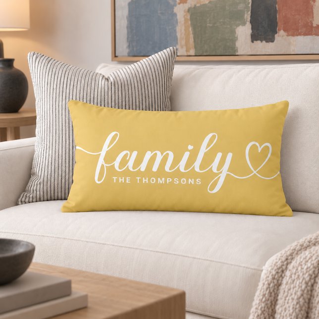 Coussin Rectangle Famille Monogramme en écriture cursive cœur jaune  (Créateur téléchargé)