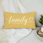 Coussin Rectangle Family Love Script Golden Yellow Custom Monogramme<br><div class="desc">Moderne et élégant design lombaire sur mesure avec oreiller design caractéristiques de typographie simple et minimaliste "Famille" qui inclut des détails florissants et de coeur. Personnalisez le texte majuscule ci-dessous avec un monogramme ou une année établie. Les couleurs blanc et jaune doré peuvent être modifiées.</div>