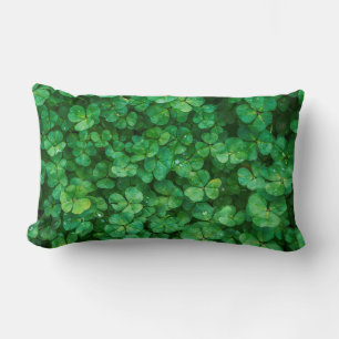 Coussin Rectangle Feuilles de trèfle vert avec gouttes d'eau