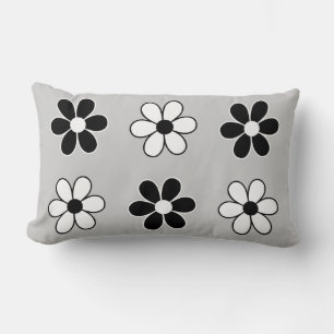 Coussin Rectangle Fleurs modernes noir et blanc sur gris argent clai
