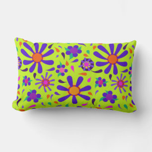 Coussin Rectangle Fleurs violettes de style MOD sur vert Peridot