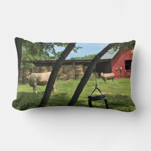 Coussin Rectangle Grange et vaches, toile de Caroline du Nord rurale