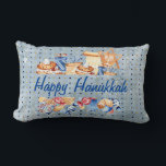 Coussin Rectangle Hanoukka Chanukah Menorah Motif d'aquarelle bleu<br><div class="desc">Cette conception a été créée par art numérique. Elle peut être personnalisée en cliquant sur le bouton personnaliser et en modifiant la couleur, en ajoutant un nom, des initiales ou vos mots préférés. Contactez-moi à l'adresse colorflowcreations@gmail.com si vous souhaitez que ce design soit disponible sur un autre produit. Achetez ma...</div>