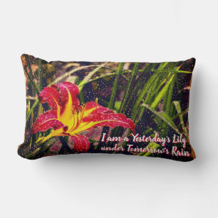 Coussin Rectangle Hier Lily dans demain pluie