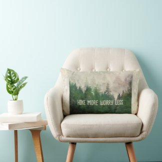 Coussin Rectangle hike more worry less evergreen trees nature art