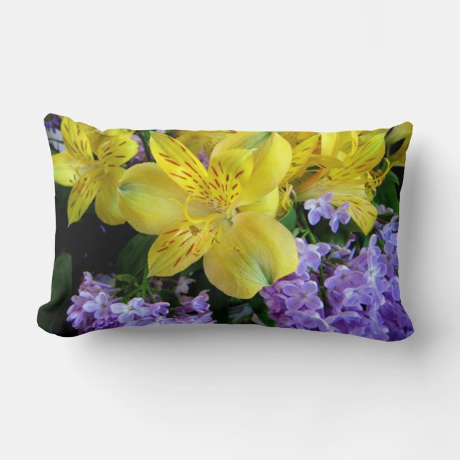 Coussin Rectangle Jaune et Fleurs Lilac Violettes (Recto)