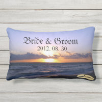 Jeune mariée de mariage de plage et souvenir de