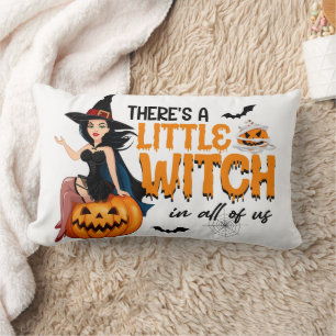 Coussin Rectangle Joyeuse sorcière d'Halloween avec son Broom Orange