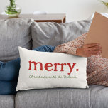 Coussin Rectangle Joyeux Noël minimaliste de la famille de jumelage<br><div class="desc">Ajoutez des vibes de Noël confortables avec notre Coussin MERRY Family Name ! 🎄 Personnaliser avec votre texte. Une magie minimaliste pour votre nid douillet ! 🎅 #Joyeux oreillerFamille #DécorNoël</div>