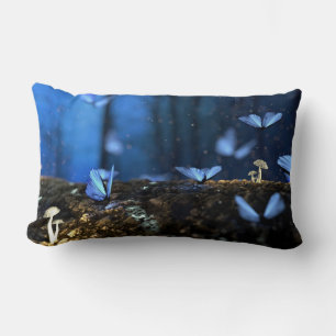 Coussin Rectangle La forêt de papillons et champignons Indigo