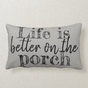 COUSSIN RECTANGLE LA VIE EST MEILLEURE SUR LE PORCHE