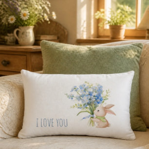 Coussin Rectangle Lapin au bouquet floral bleu Je t'aime