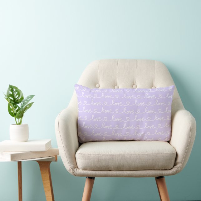 COUSSIN RECTANGLE LAVANDE AVEC AMOUR ET CŒURS EN ÉCRITURE BLANCHE (Chaise)