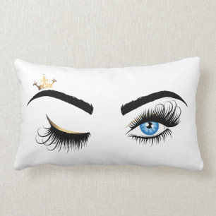 Coussin Rectangle Le clin d'oeil bleu observe la longue couronne de