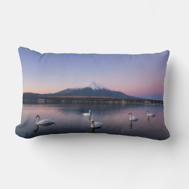Coussin Rectangle Le Mont Fuji | Lac Yamanaka avec cygnes (Recto)