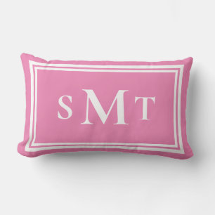 COUSSIN RECTANGLE LETTRE ROSE ET BLANCHE TROIS LETTRE MONOGRAPHIQUE