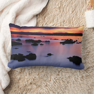 Coussin Rectangle Lever du soleil au point noir du lac Mono