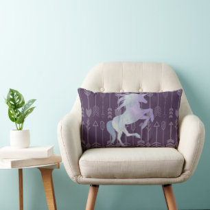 Coussin Rectangle Licorne rose, violette et noire et motif fléché