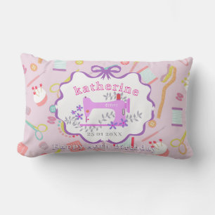 Coussin Rectangle Machine à coudre violette pour les 50 ans de la co