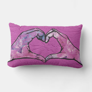 Coussin Rectangle Mains de coeur sur Arrière - plan de dentelle rose