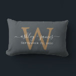 Coussin Rectangle Mariage à monogramme doré Date Hors noir<br><div class="desc">Un élégant coussin souvenir de mariage comporte vos noms en calligraphie manuscrite chic blanche et votre monogramme doré élégant sur un fond hors noir. Ajoutez simplement vos noms, monogramme et date de mariage. Cadeau idéal pour un jeune couple marié. Conçu exclusivement pour vous par Happy Dolphin Studio. Si vous avez...</div>