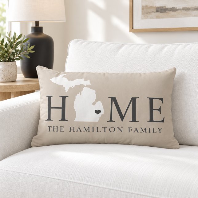 Coussin Rectangle Michigan Home Beige Famille Monogramme (Créateur téléchargé)